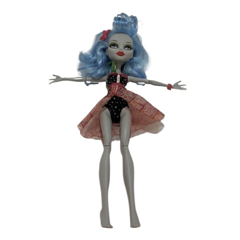 Ghoulia Yelps Monster High with clothes, Skull Shores